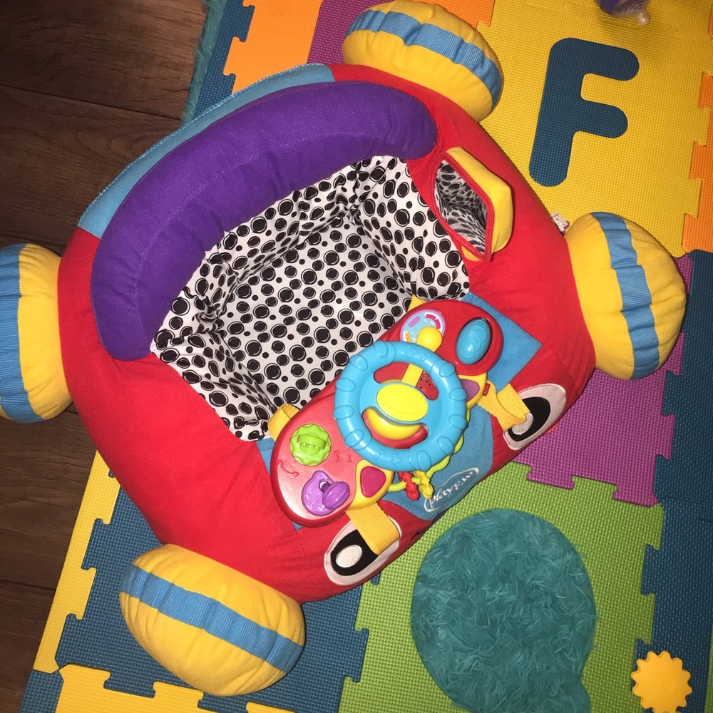 BRAND NEW PLAYGRO-SIT Music and Lights Comfy Car